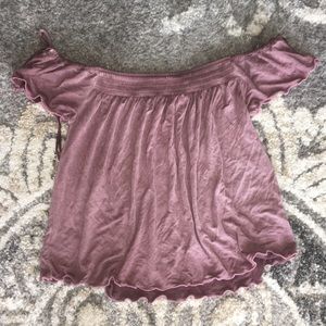 Off the shoulder AEO shirt